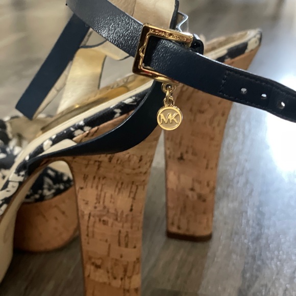 MICHAEL Michael Kors Printed Canvas Heels - Picture 3 of 8